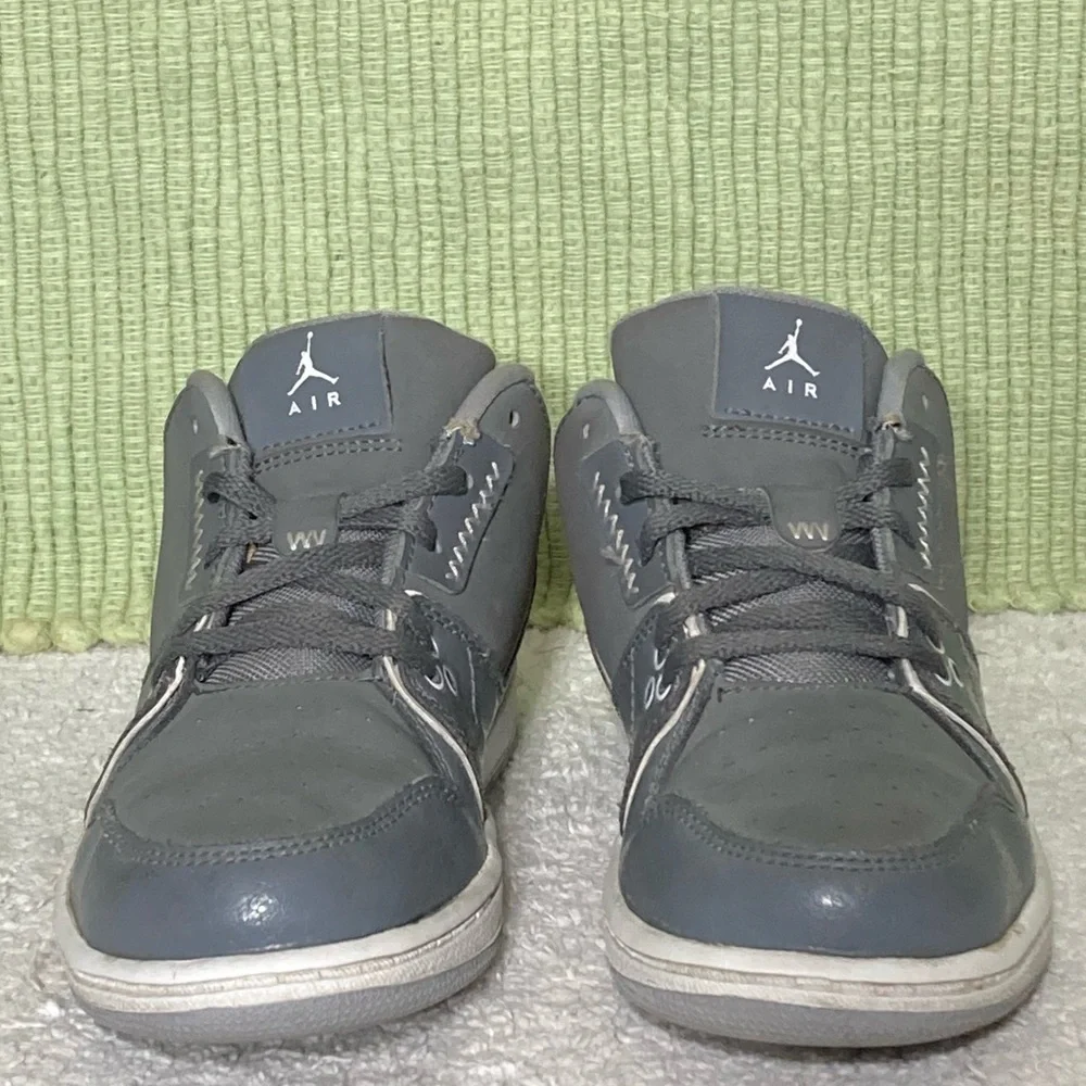 Nike Air Jordan 23 Youth Grey Lace Up Athletic Basketball Sneaker Shoes Sz US 2Y - Picture 3 of 12